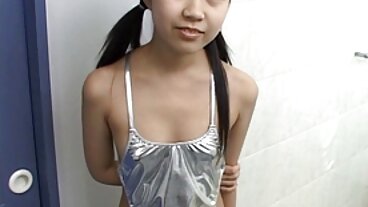 매력적인 젊 남자 숟가락 크 tit 섹시한중년여성