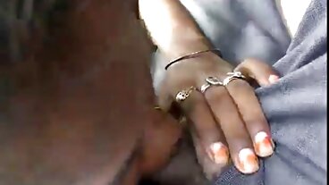 Reality Kings: PornHD의 장미 침대에서 Ginebra Bellucci 엉덩이 빌어 먹을
