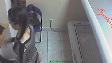 Fanny 대 발 마사지 - MILF Trades w Cleaner Jordi