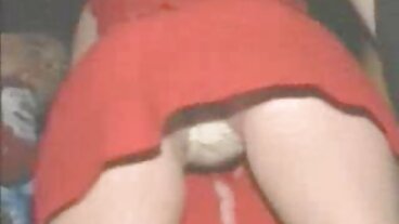 busty 섹시한중년여성 고 그 금발의 대 딸이 공유 a 두꺼운 수탉